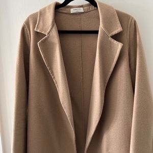 Aritzia Babaton coat/jacket